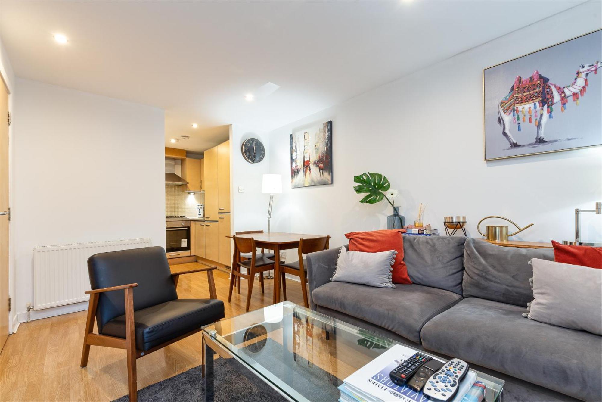 Modern 2 Bed Broompark/Central Apt. With Parking กลาสโกว์ ภายนอก รูปภาพ